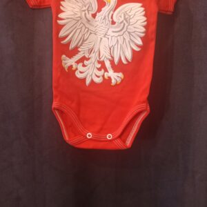 Body dziecice z Orem Kolor: Czerwony Nadruk: Orze Rodzaj nadruku: Sitodruk Rozmiar: 62